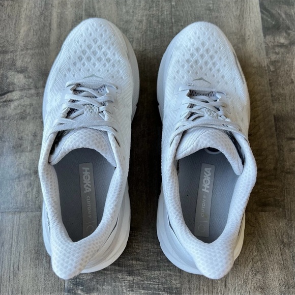 Hoka One One
Clifton 9
Womens Size 10 1127896 NCWT - Picture 6 of 10